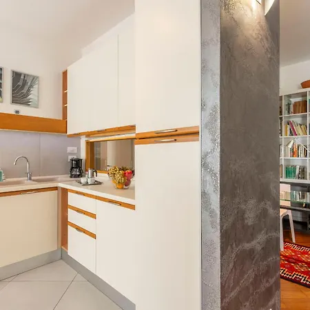 Apartment Piazzetta View By Halldis Dongo